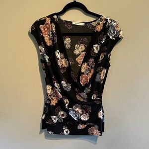 🌸Ricki's Black Floral Wrap Blouse
